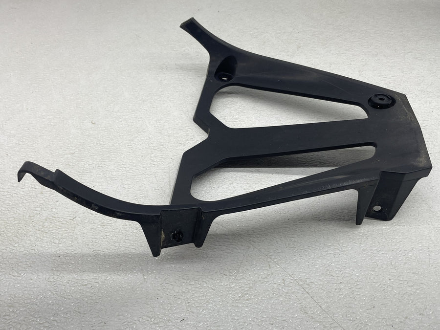 04-05 SUZUKI GSXR750 FRONT LOWER INNER EXHAUST V FAIRING COWL GUARD