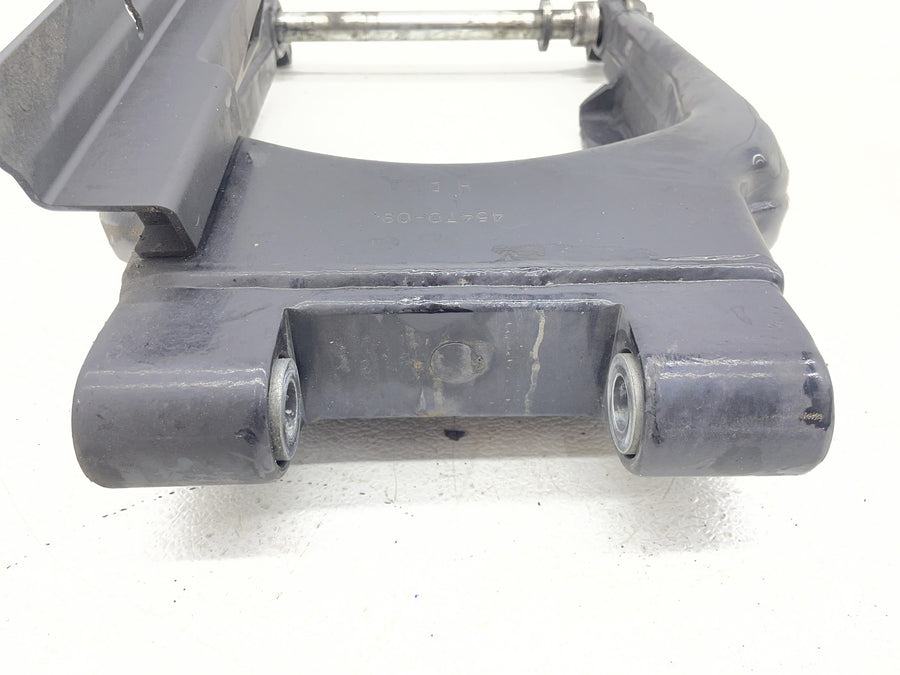 07-11 HARLEY-DAVIDSON ELECTRA GLIDE ULTRA CLASSIC FLHTCU REAR SWINGARM