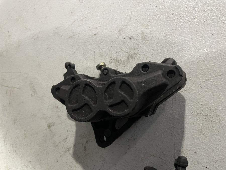 2001 TRIUMPH SPRINT RS RIGHT LEFT FRONT BRAKE CALIPER SET PAIR CALIPERS