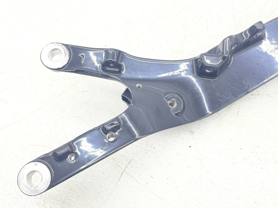 25-26 HARLEY-DAVIDSON NIGHTSTER RH975 RIGHT REAR BACK FENDER STRUT MOUNT BRACKET