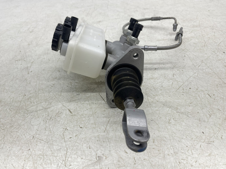19 POLARIS SLINGSHOT SL BRAKE MASTER CYLINDER RESERVOIR