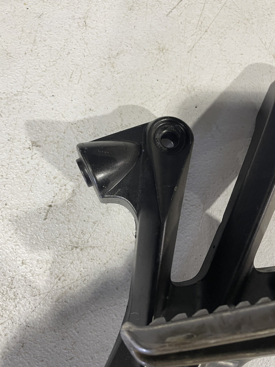 06-11 KAWASAKI NINJA ZX14 REAR BACK PASSENGER PEG SET PAIR