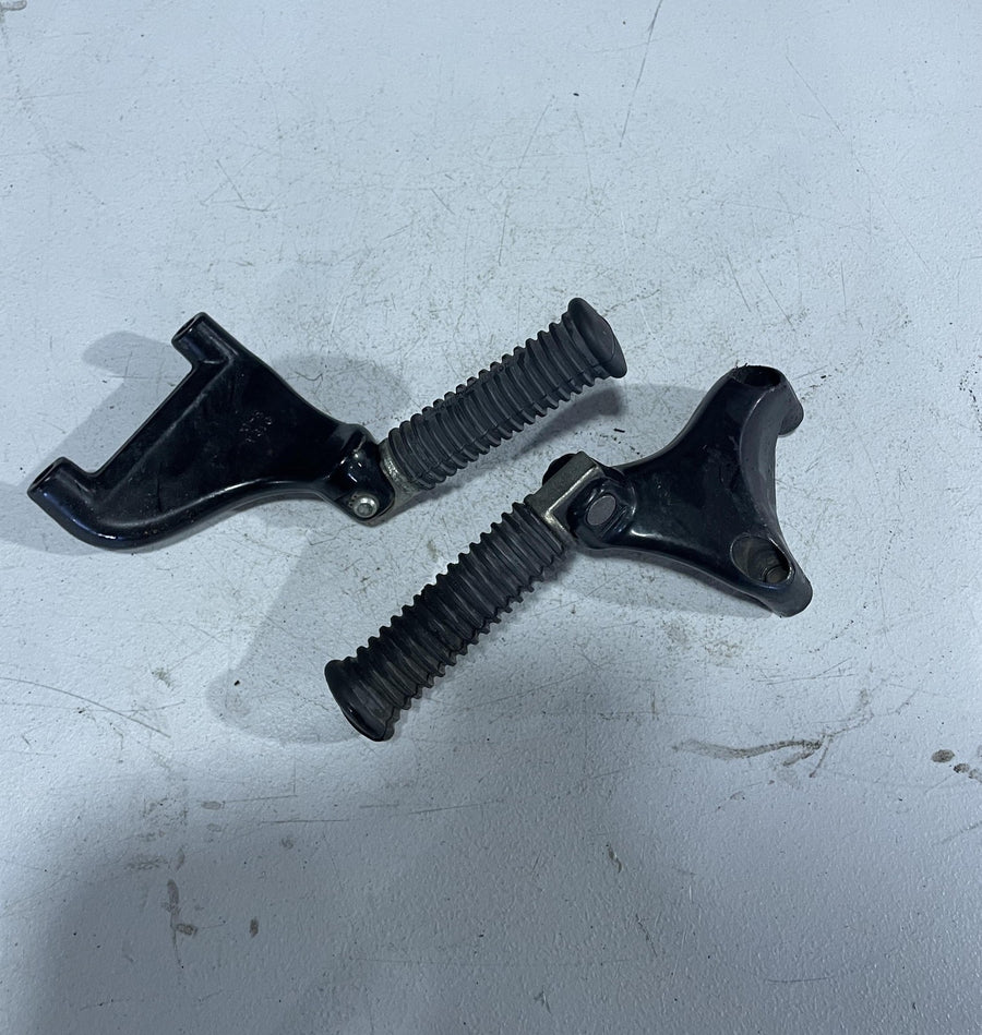 04-08 HARLEY-DAVIDSON SPORTSTER 1200 REAR PASSENGER FOOT STEP PEG