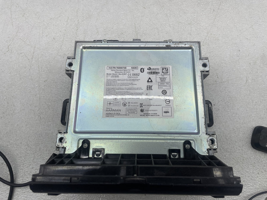 17-23 HARLEY-DAVIDSON ROAD GLIDE SPECIAL FLTRXS RADIO STEREO CONTROL UNIT