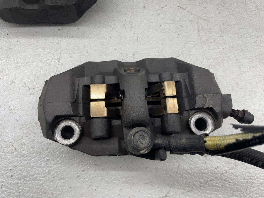 06-07 SUZUKI GSXR600 RIGHT LEFT FRONT BRAKE CALIPER SET PAIR CALIPERS