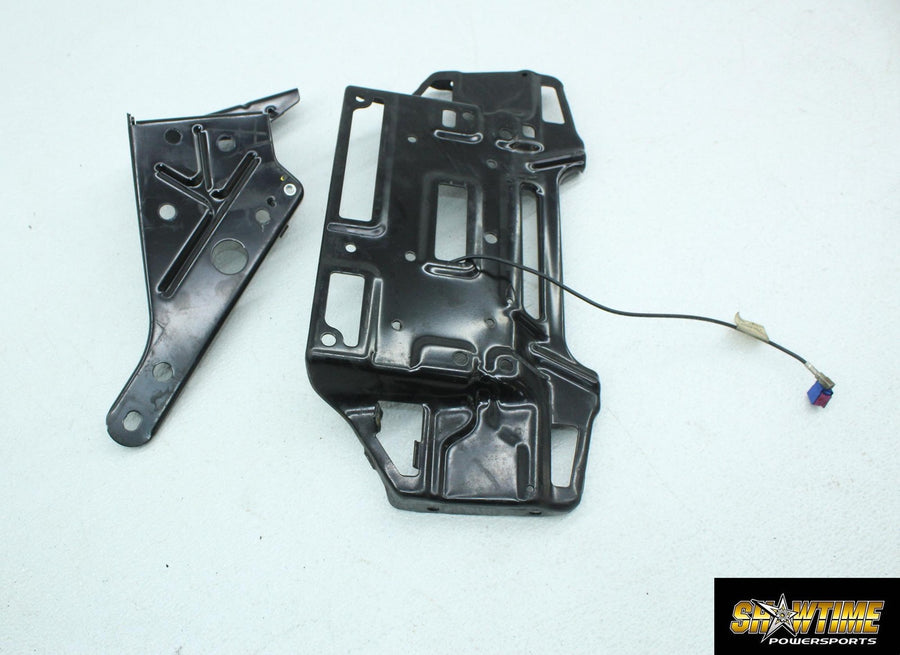 17-23 HARLEY-DAVIDSON ELECTRA GLIDE FLHTK INNER FAIRING RADIO MOUNT BRACKET