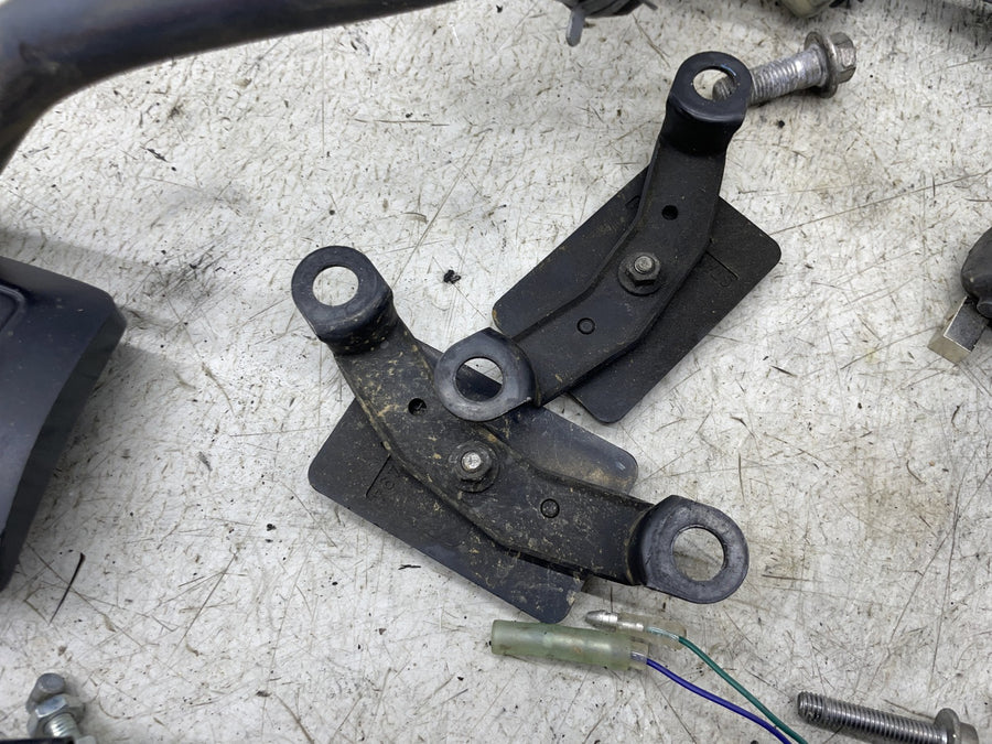 06-15 YAMAHA FZ1 PARTS AND HARDWARE LOT W/ BRAKE LIGHT