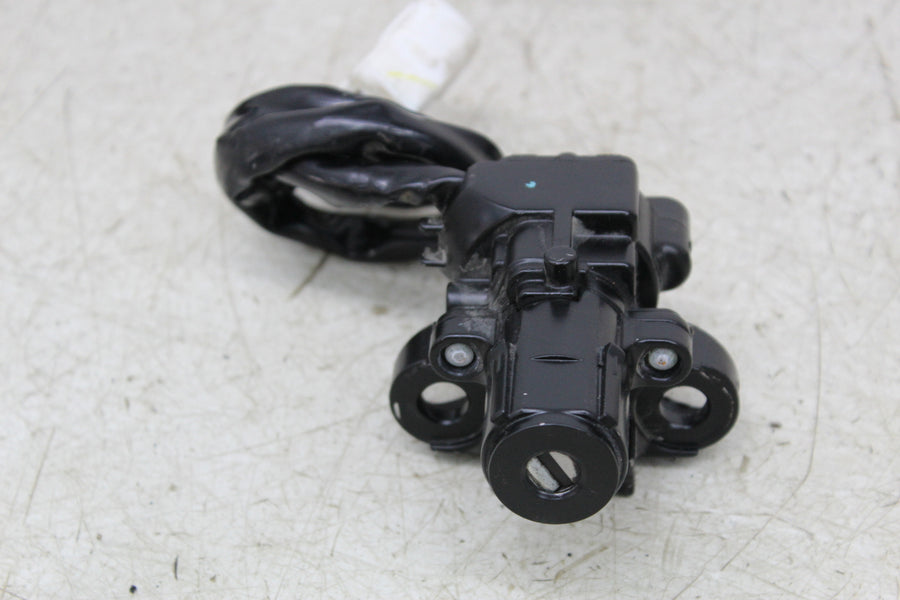 24 KAWASAKI NINJA ZX4R IGNITION LOCK KEY SET W/ GAS CAP AND SEAT LOCK