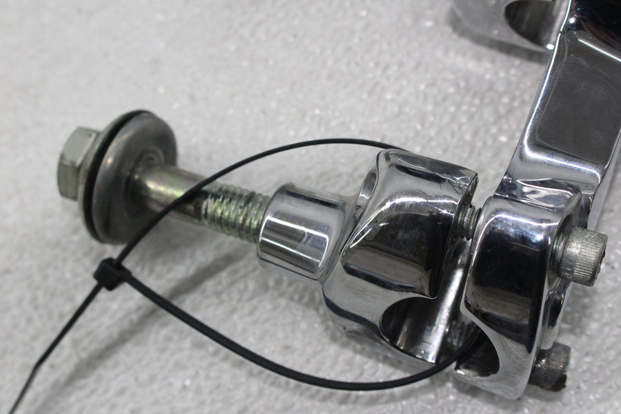 06-11 HARLEY-DAVIDSON DYNA STREET BOB FXDB HANDLEBAR RISERS