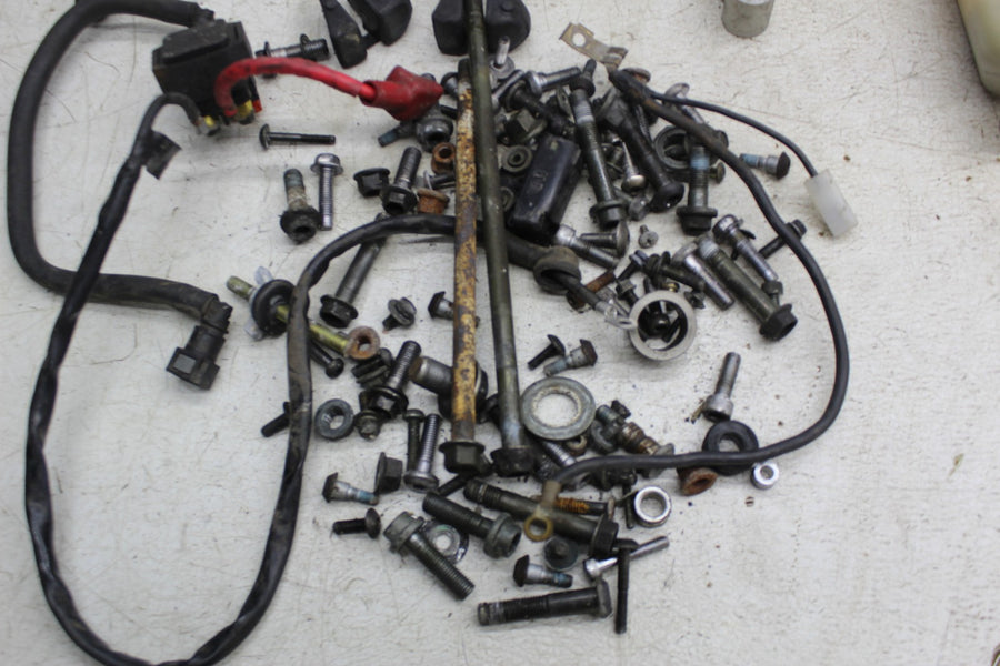 03-05 YAMAHA YZF R6 PARTS HARDWARE SPROCKET TANK BOTTLE SHIFTER MOUNT