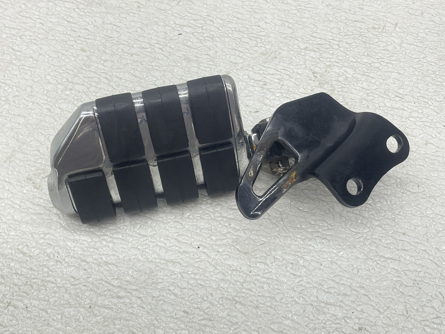 2012 SUZUKI BOULEVARD M109R REAR PASSENGER FOOT STEP PEGS PAIR