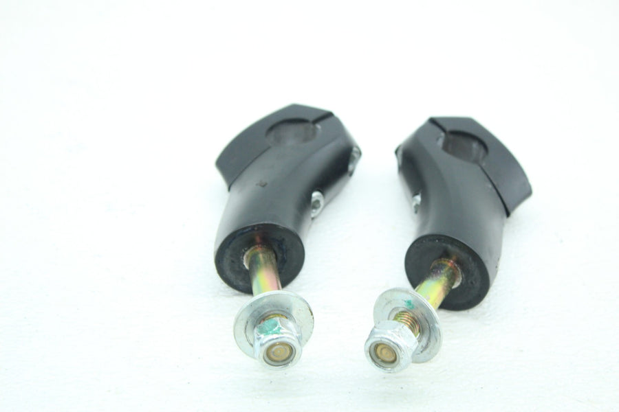 15-17 VICTORY GUNNER HANDLEBAR RISERS RISER CLAMP SET