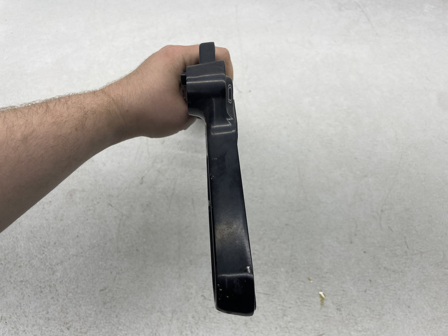 18-23 HARLEY-DAVIDSON STREET BOB MUFFLER EXHAUST PIPE BRACKET MOUNT