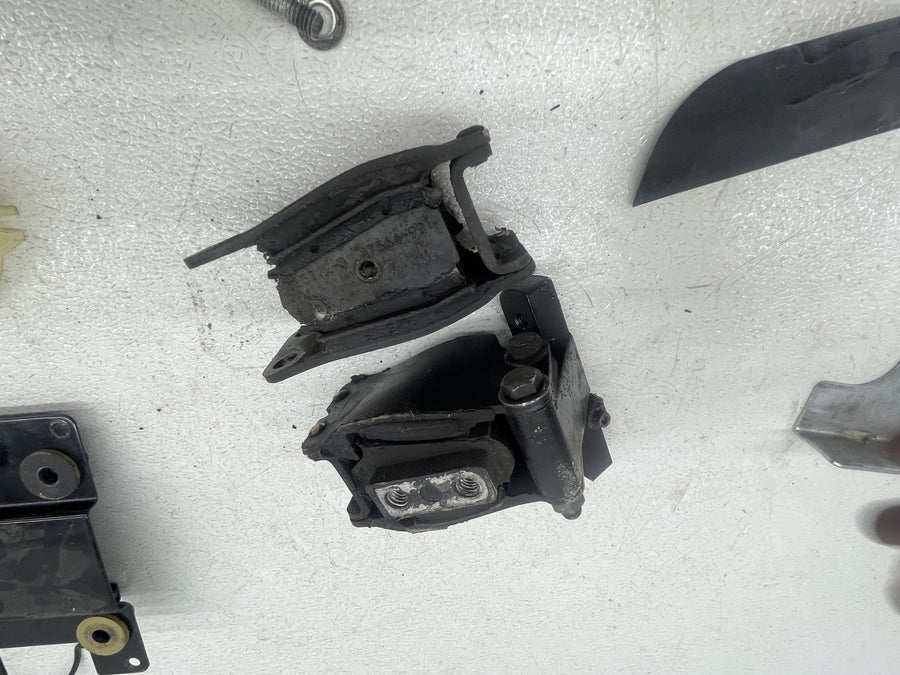 00-06 HARLEY-DAVIDSON DYNA WIDE GLIDE FXDWG PARTS HARDWARE COVER CAP PETCOCK