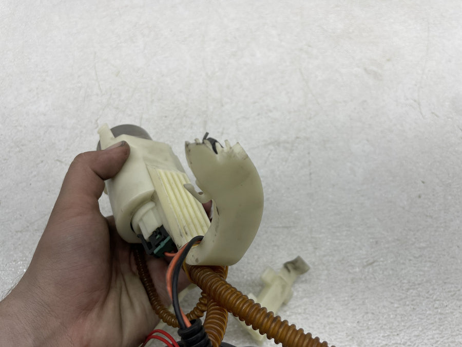 07-11 HARLEY-DAVIDSON ELECTRA GLIDE ULTRA CLASSIC FLHTCU FUEL GAS PUMP