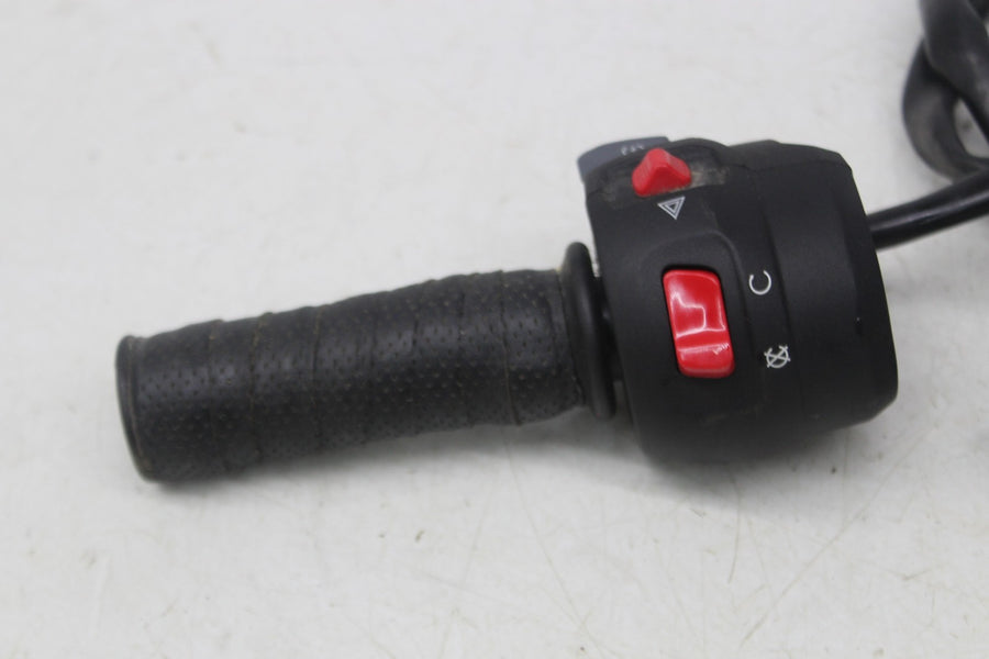 24-25 TRIUMPH SPEED 400 RIGHT CLIP ON HANDLE KILL OFF START SWITCH SWITCHES
