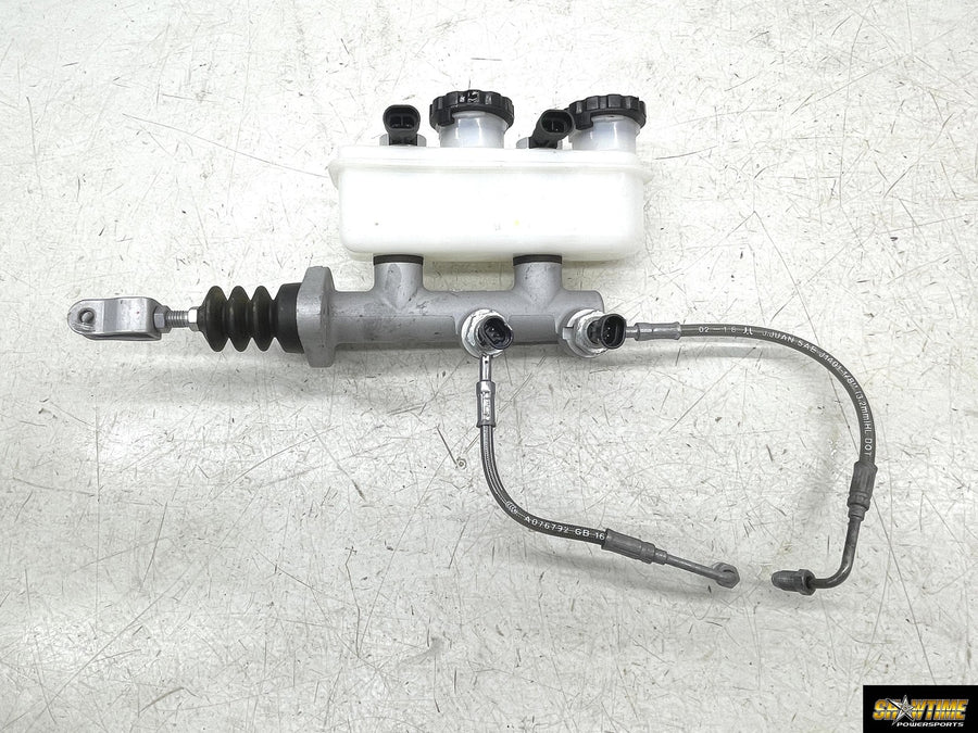 19 POLARIS SLINGSHOT SL BRAKE MASTER CYLINDER RESERVOIR