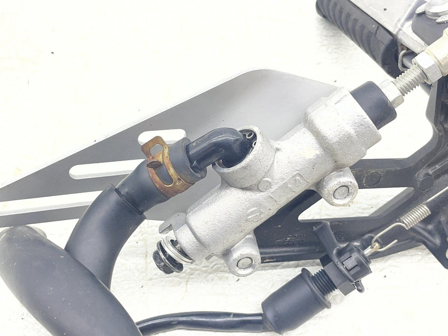 12-26 KAWASAKI NINJA ZX14R RIGHT REARSET REAR SET DRIVER FOOT PEG BRAKE MASTER