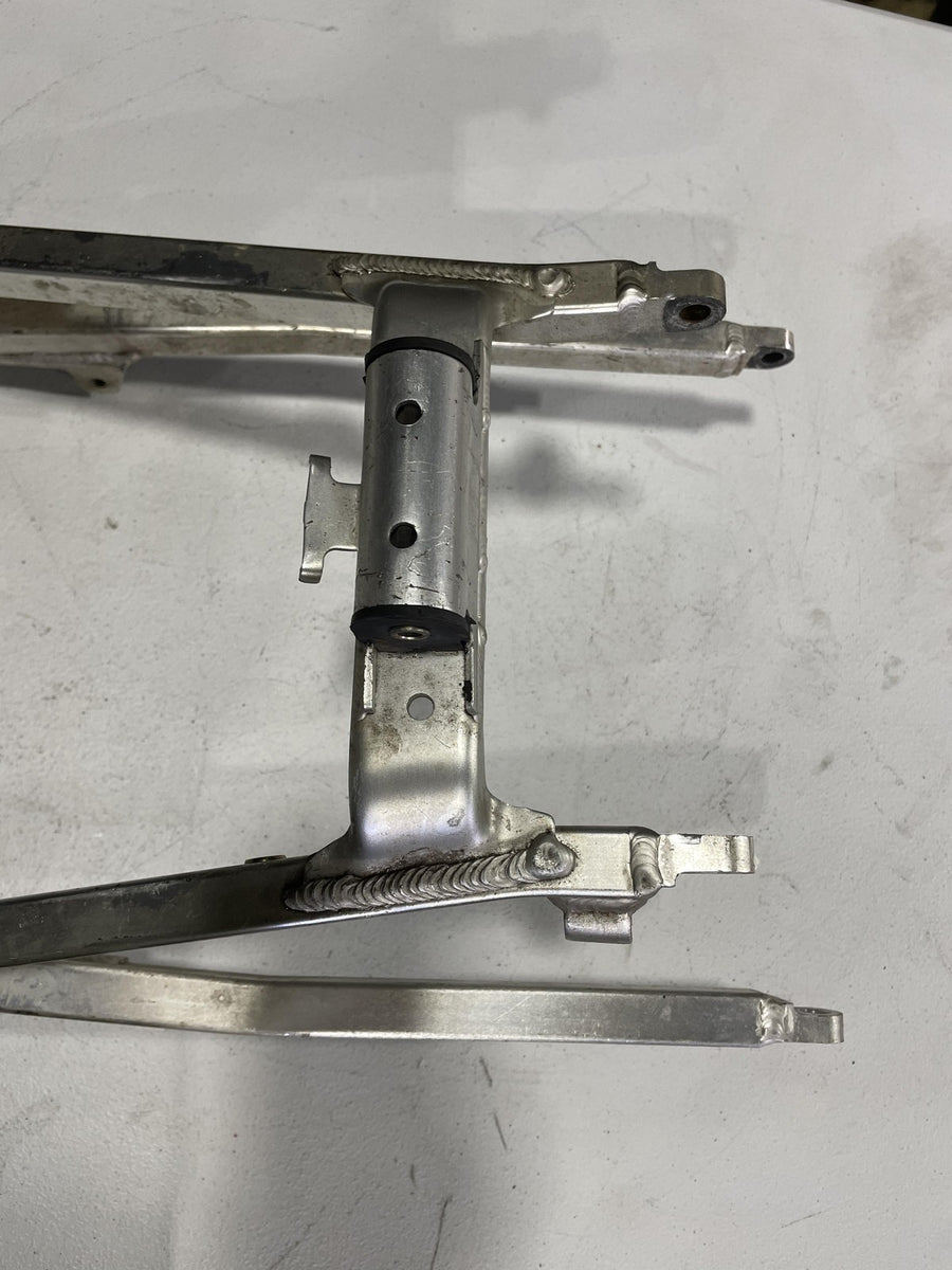 99-02 YAMAHA YZF R6 REAR BACK TAIL SUBFRAME SUB FRAME