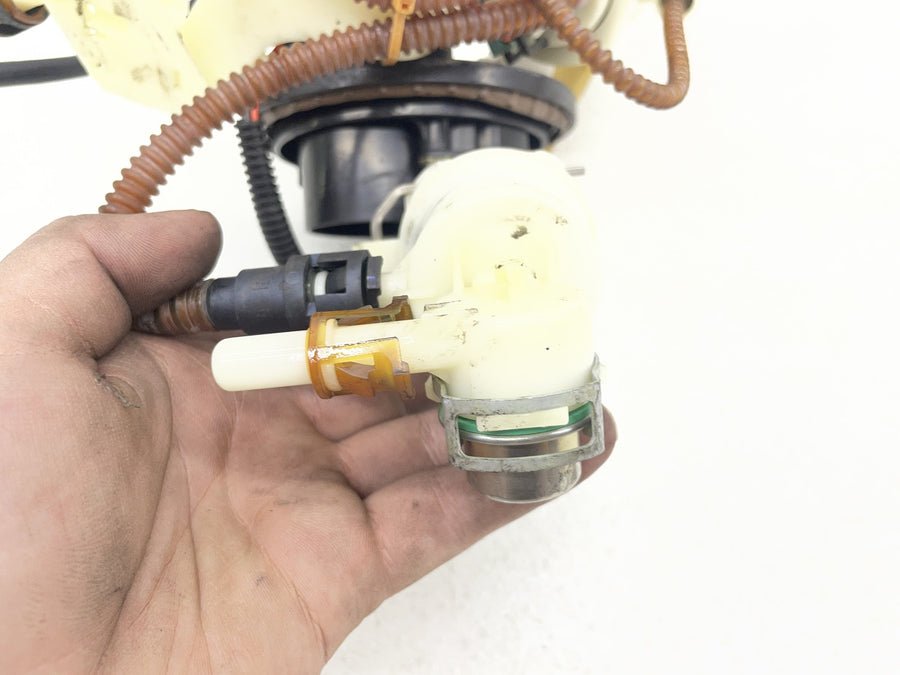 07-11 HARLEY-DAVIDSON STREET GLIDE FLHX FUEL GAS PUMP