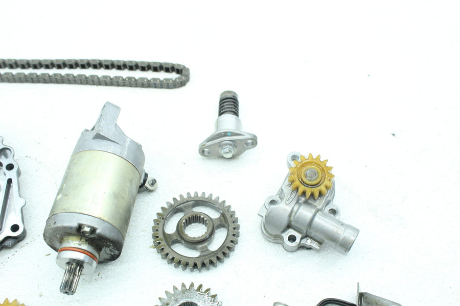 15-18 YAMAHA YZF R3 ENGINE MOTOR PARTS HARDWARE STARTER BALANCER GUIDE PUMP