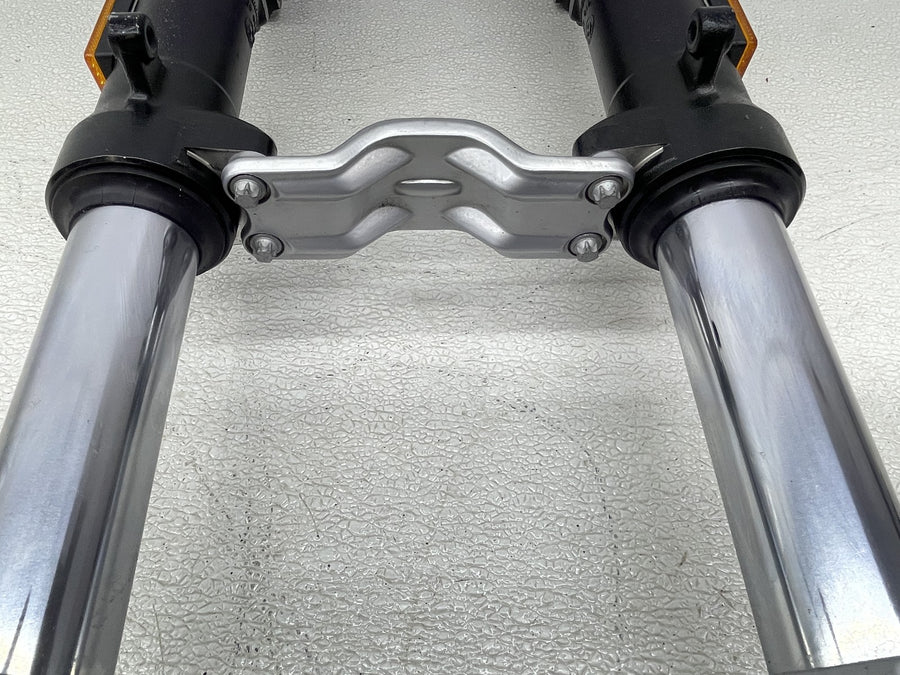 09-14 BMW F800R FRONT FORKS SHOCK SUSPENSION TRIPLE TREE STRAIGHT