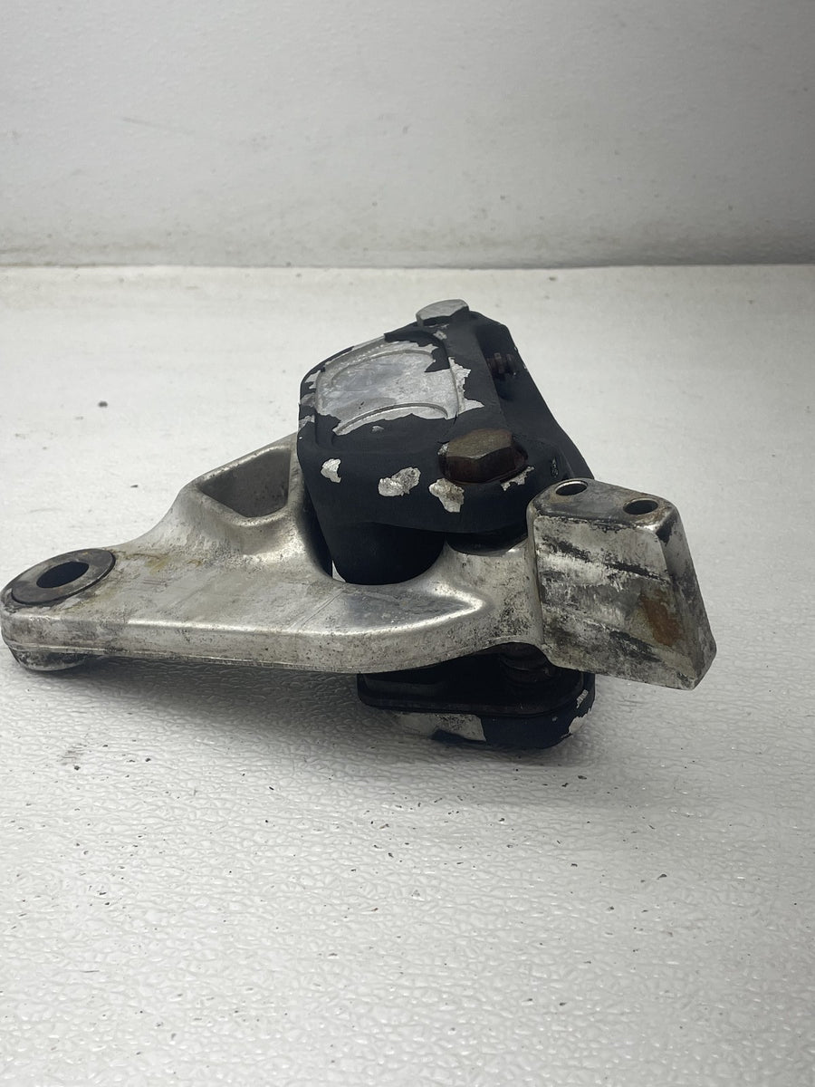 81 HARLEY-DAVIDSON TOUR GLIDE FLT REAR BACK BRAKE CALIPER MOUNT