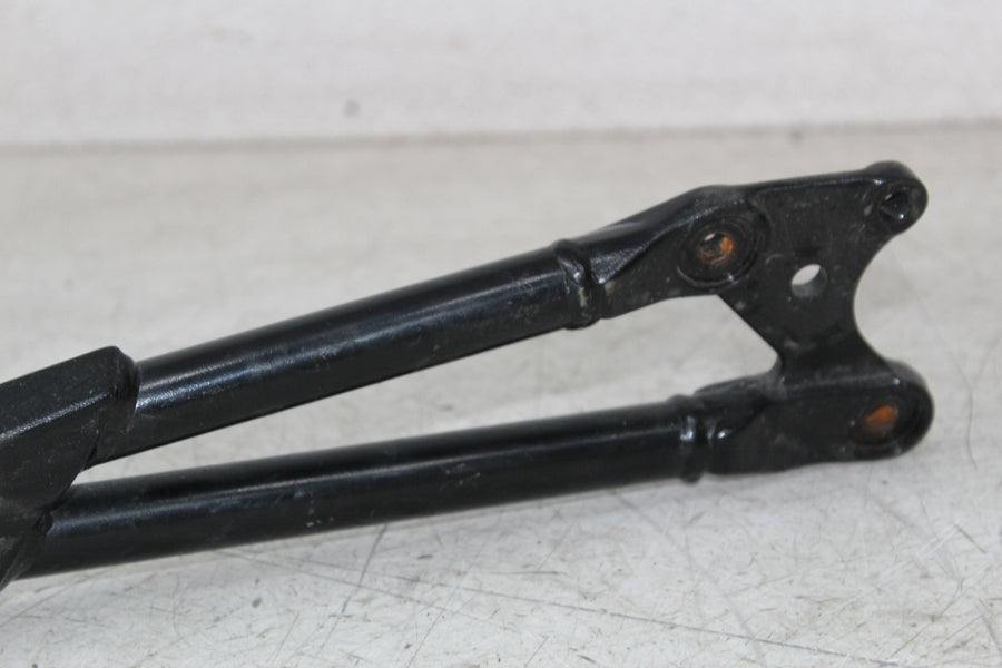 18 BMW G310GS G310 RIGHT REAR BACK PASSENGER FOOT PEG BRACKET
