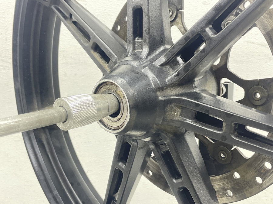 25-26 HARLEY-DAVIDSON NIGHTSTER RH975 FRONT WHEEL RIM 19X2.5