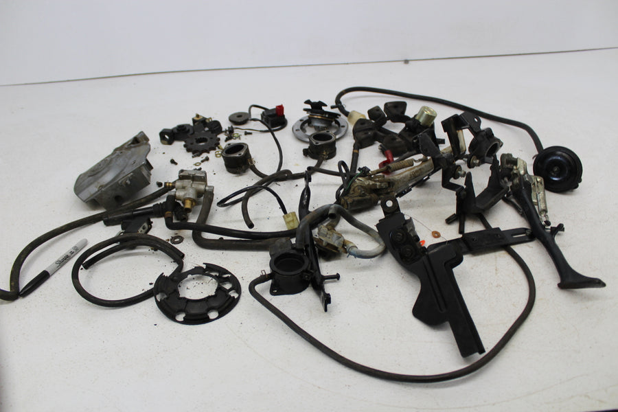 1995 KAWASAKI NINJA ZX6 ZX600E PARTS AND HARDWARE NUTS BOLTS