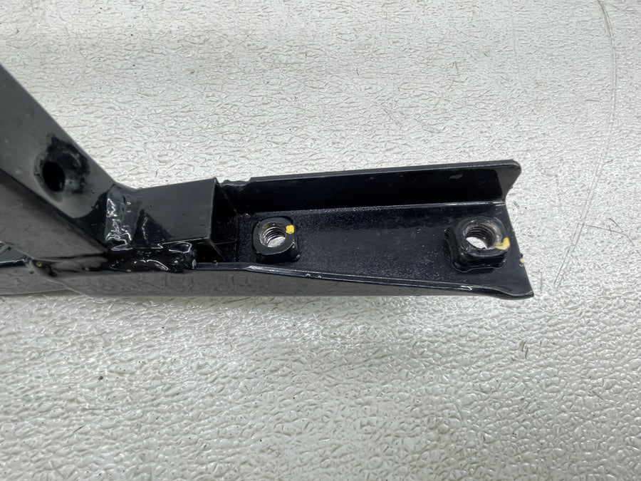 19 POLARIS SLINGSHOT SL RIGHT PASSENGER LOWER SEAT BASE MOUNT BACK REST FRAME