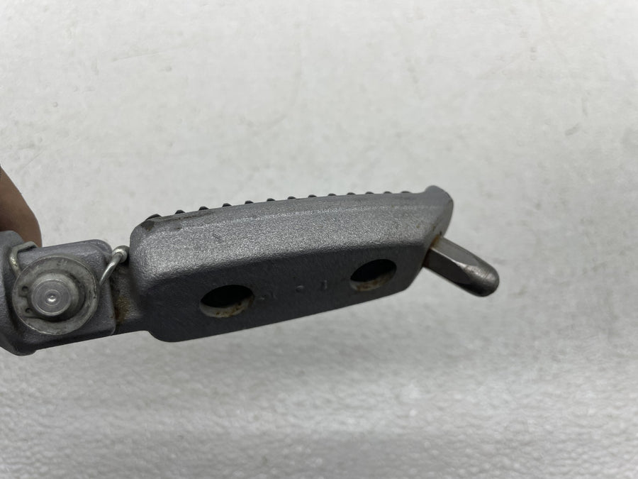 06-07 HARLEY-DAVIDSON STREET ROD VRSCR FRONT FOOT RESTS PEGS STEPS SET PAIR
