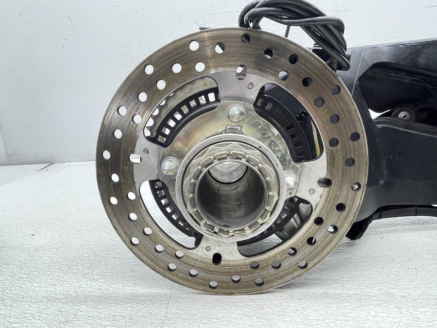 21-24 DUCATI SUPERSPORT 950 S REAR SWINGARM SUSPENSION SWING ARM HUB CARRIER
