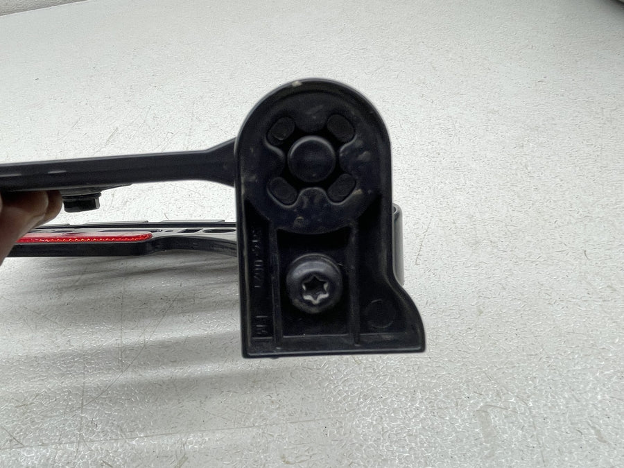 21-22 HARLEY-DAVIDSON IRON 883 XL883N REAR LICENSE PLATE MOUNT BRACKET