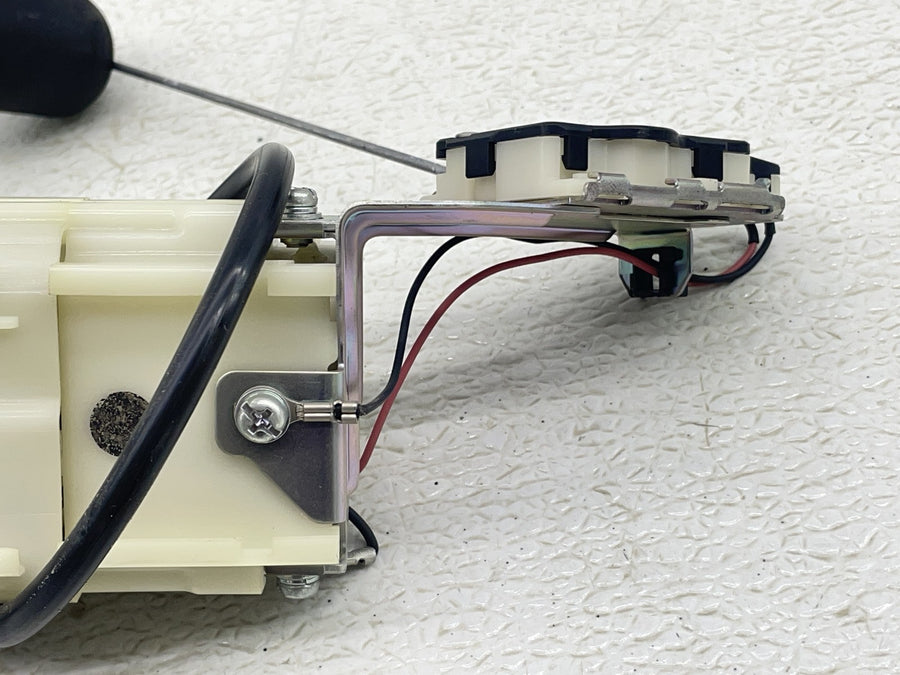 11-26 SUZUKI GSXR600 GSXR750 FUEL PUMP GAS PETROL SENDER UNIT 15100-14J01