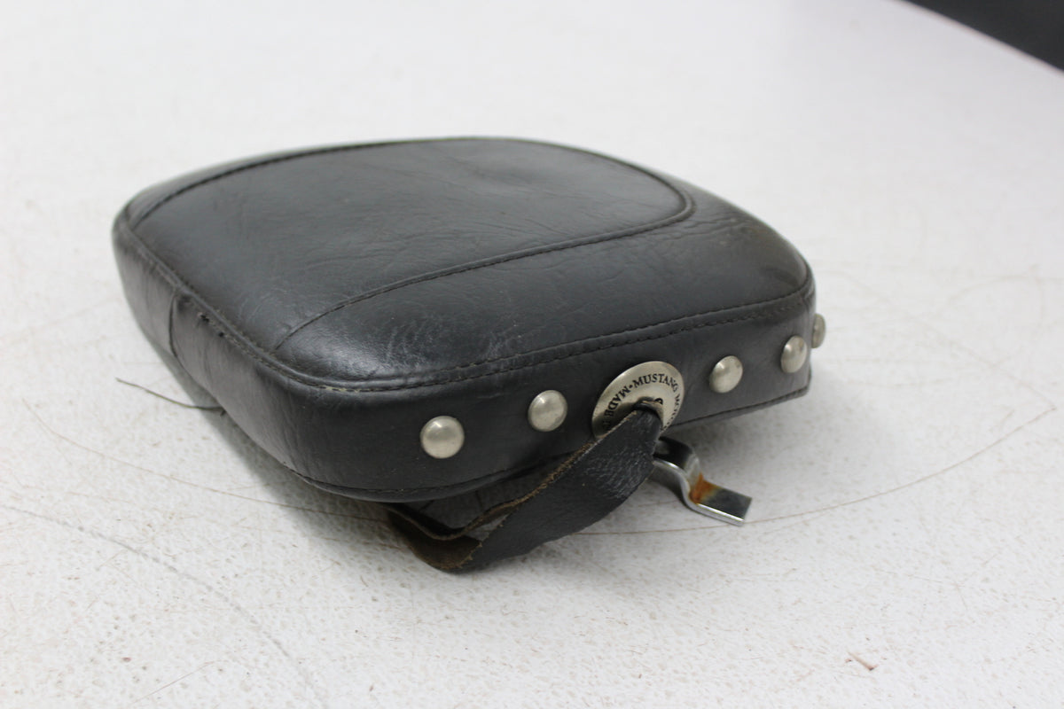 Showtime Store HARLEY DAVIDSON MUSTANG BACK REST SISSY BAR · Showtime Powersports
