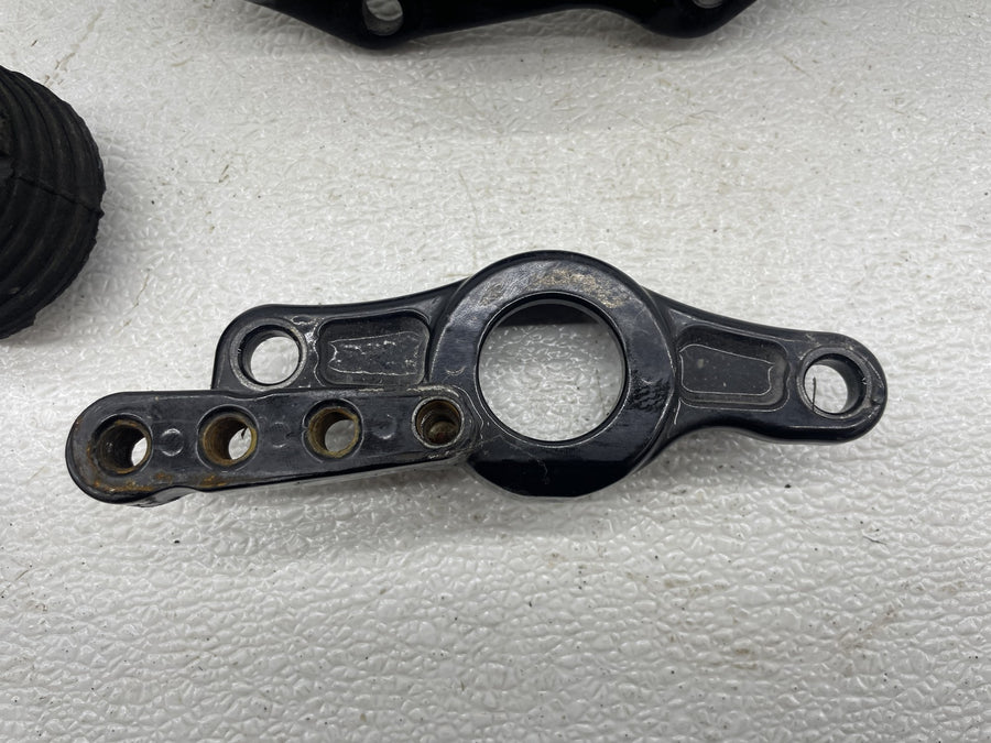 13 HARLEY-DAVIDSON ROAD GLIDE CVO CUSTOM FLTRXSE2 REAR SWINGARM PIVOT MOUNT KIT