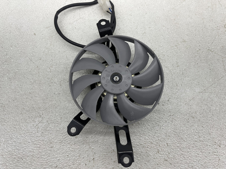 18-21 YAMAHA MT-10 ENGINE LEFT RIGHT RADIATOR COOLING FANS SET PAIR