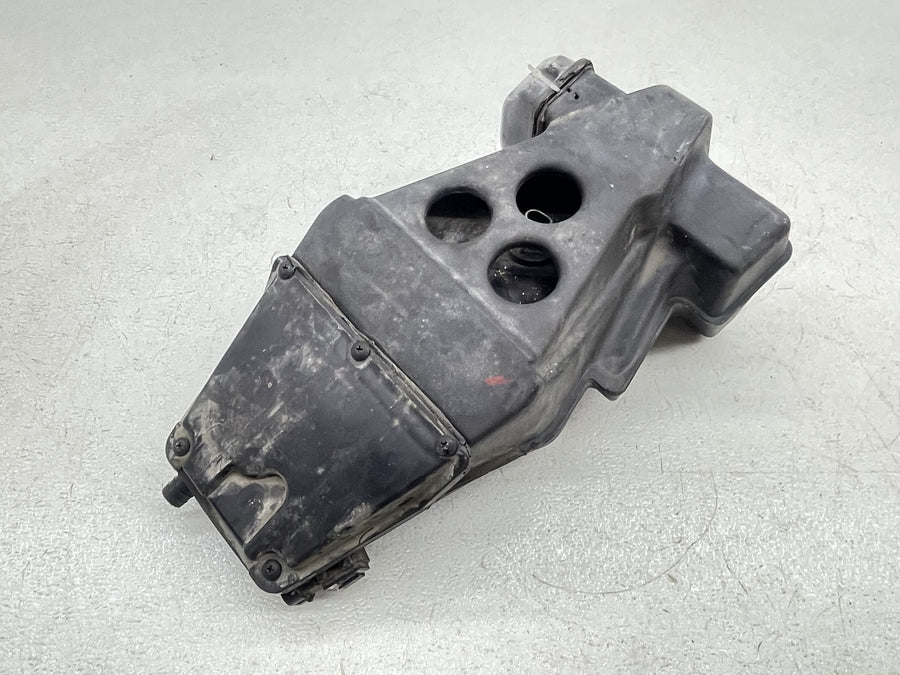 04-06 VICTORY KINGPIN AIRBOX AIR INTAKE FILTER BOX 1013720