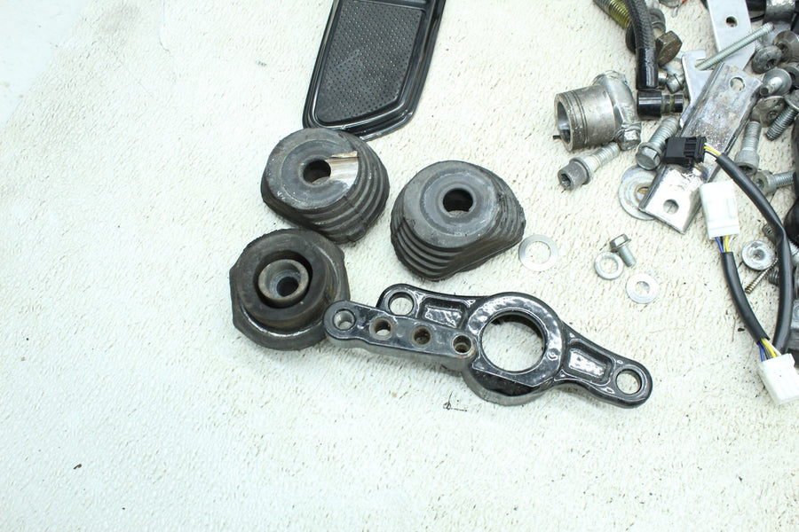 12-16 HARLEY-DAVIDSON ELECTRA GLIDE FLHTCU PARTS HARDWARE UPPER TREE RISERS AXLE