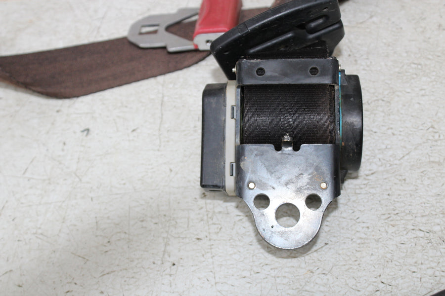 16-18 YAMAHA WOLVERINE YXE700 RIGHT PASSENGER SEAT BELT LATCH