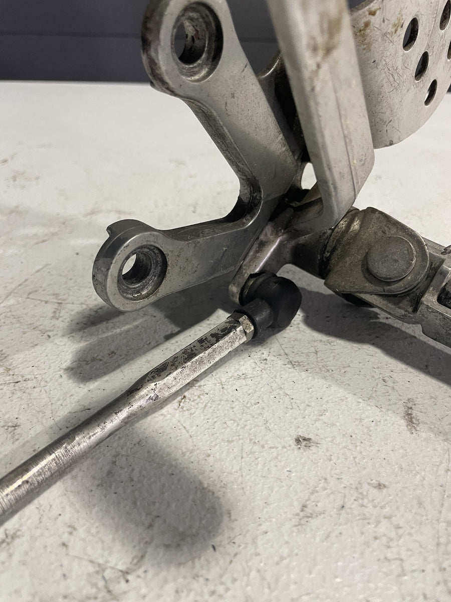 98-99 KAWASAKI NINJA ZX9R LEFT REARSET REAR SET FOOT PEG W SHIFTER