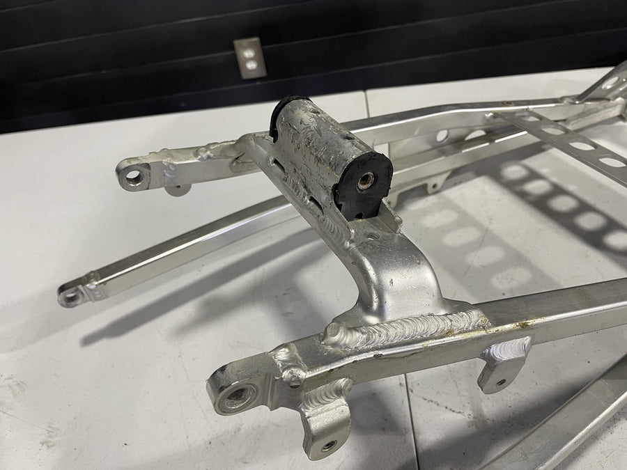 99-02 YAMAHA YZF R6 REAR BACK TAIL SUBFRAME SUB FRAME