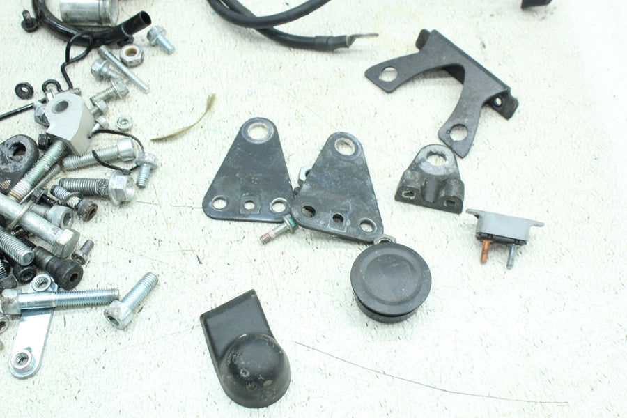 15-17 VICTORY GUNNER PARTS HARDWARE TAIL FAIRING BATTERY BOX MOUNT BRACKET