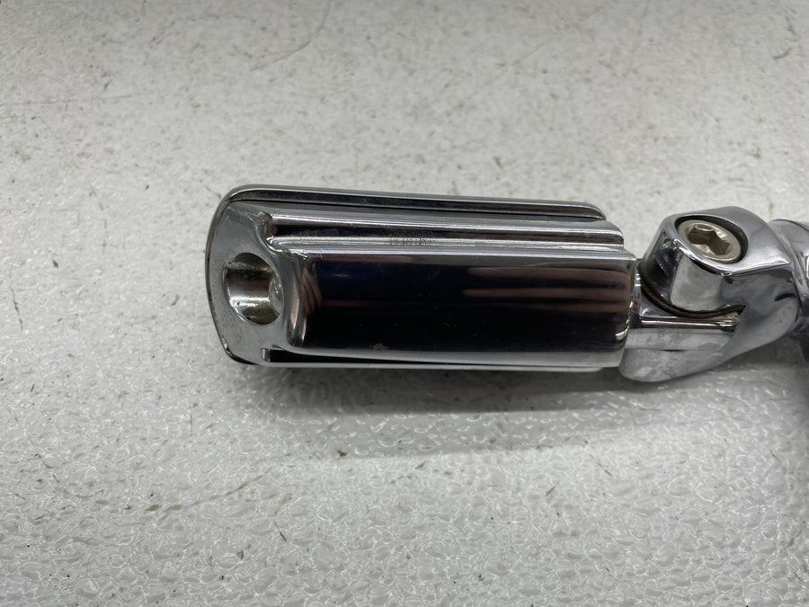 07-11 HARLEY-DAVIDSON ROAD KING CLASSIC FLHRC FRONT HIGHWAY FOOTPEGS PAIR