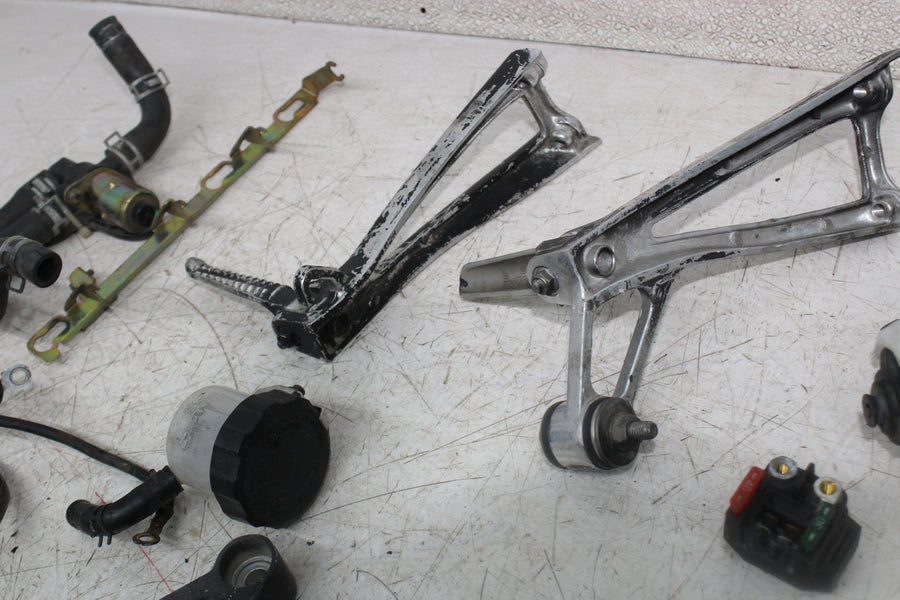 03-05 YAMAHA YZF R6 PARTS HARDWARE BOLTS KICKSTAND SPROCKET AXLE PEGS HORN