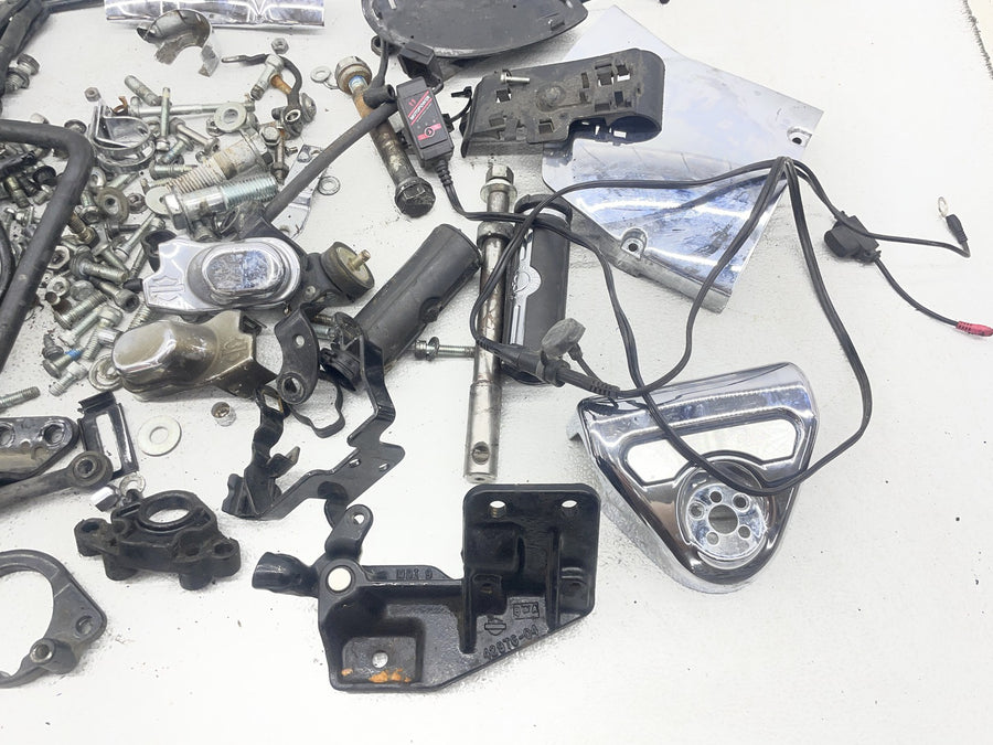 07-11 HARLEY-DAVIDSON SPORTSTER 1200 XL1200C PARTS HARDWARE LOT