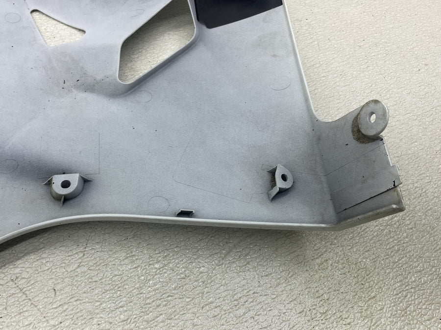 04-05 SUZUKI GSXR750 RIGHT MID UPPER SIDE FAIRING COWL PLASTIC 94407-30G20-019