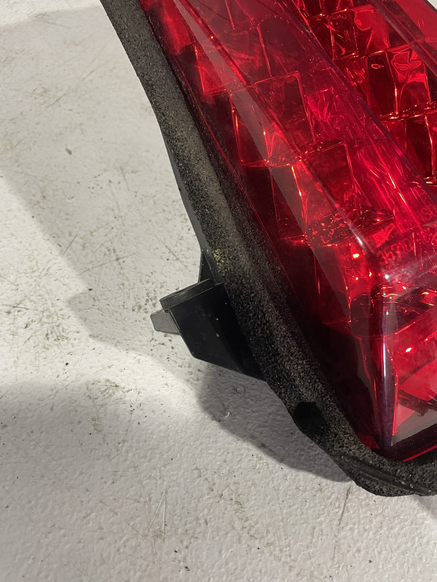 03-07 SUZUKI SV1000S REAR TAIL TAILLIGHT BACK BRAKE LIGHT