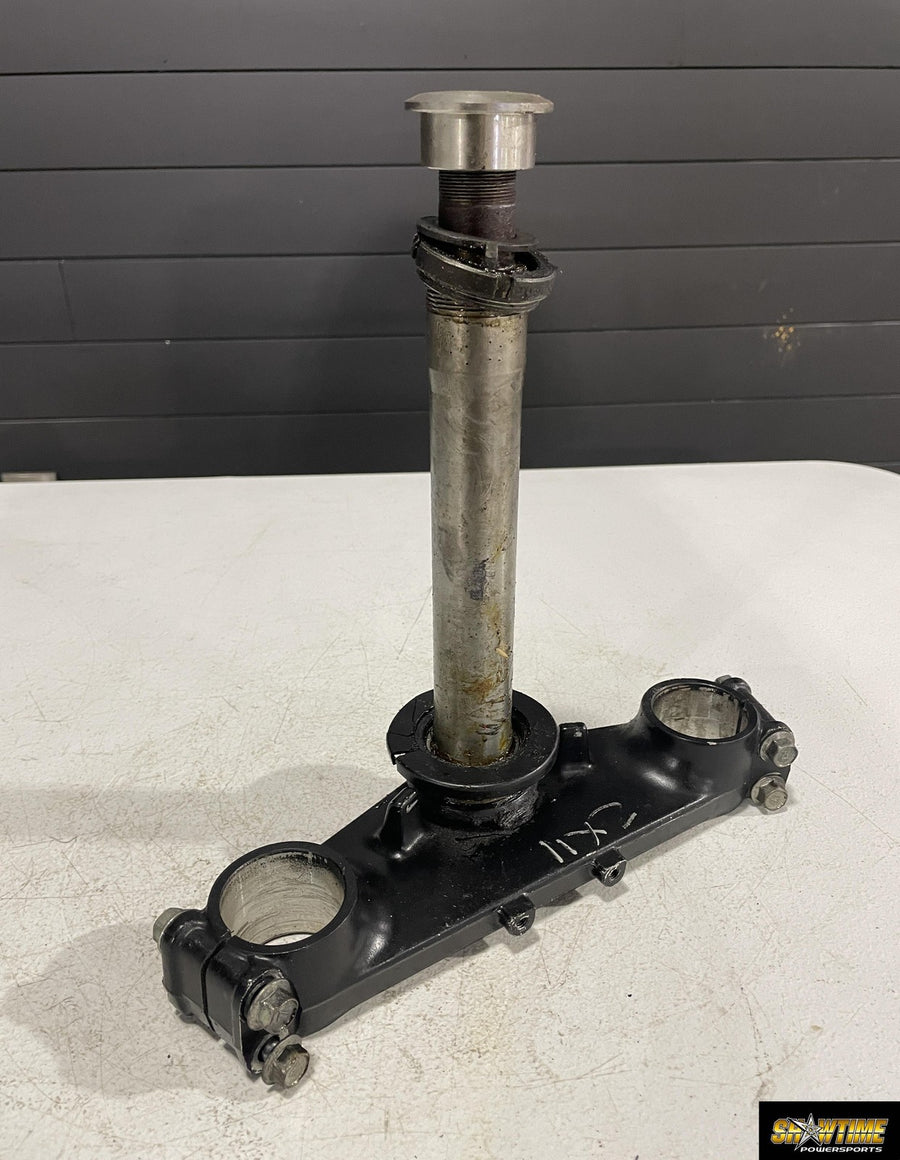 93-01 KAWASAKI NINJA ZX11 FRONT FORKS CLAMP LOWER TRIPLE TREE STEM
